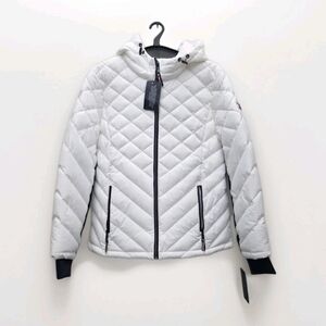 NWT Tommy Hilfiger Women's LigTommy Hilfiger Women's White Quilted Puffer Jacket